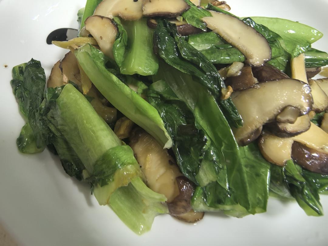 香菇炒油菜+蒸山药+煎鸡蛋