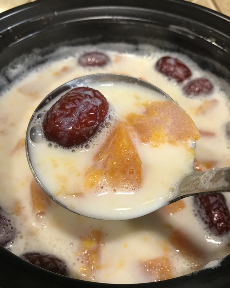 华原*庆做的冰糖银耳牛奶炖木瓜