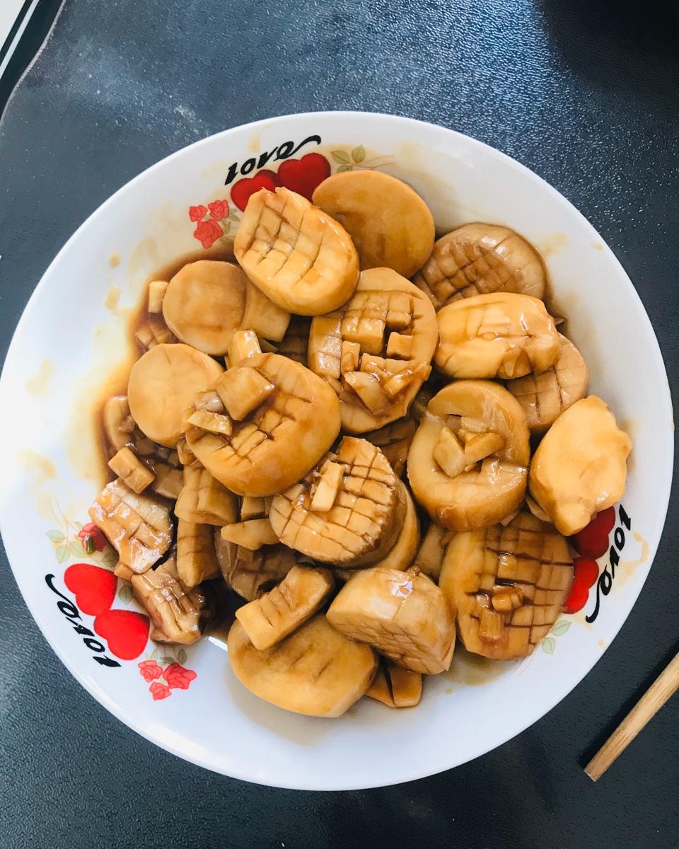 比肉还好吃的酱汁杏鲍菇，拿肉也不换。