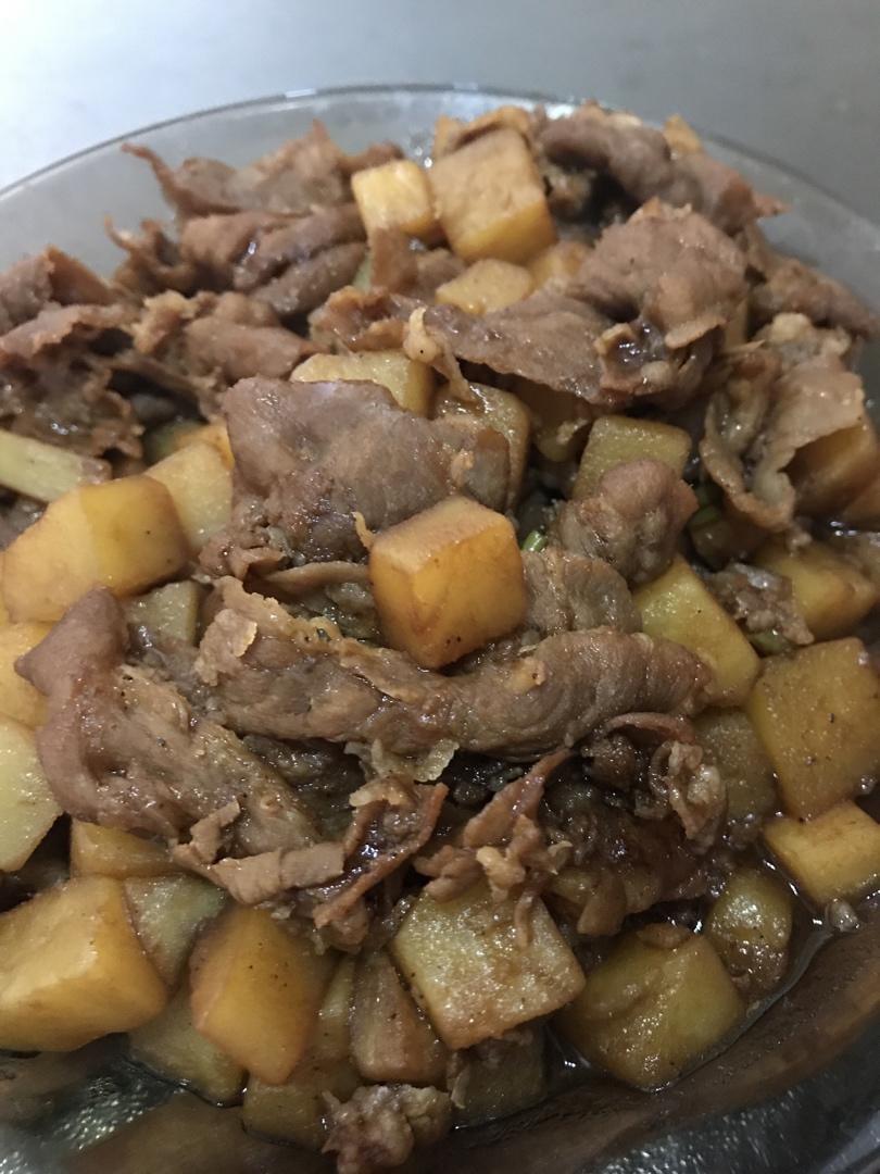 好吃到舔碗底的土豆肥牛拌饭