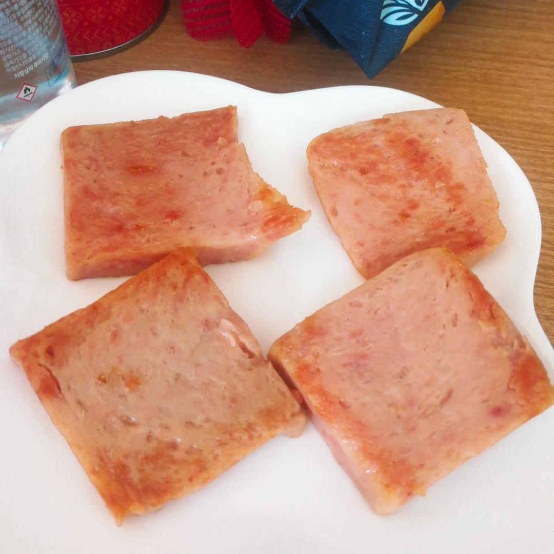 美味午餐肉，五分钟加个肉菜