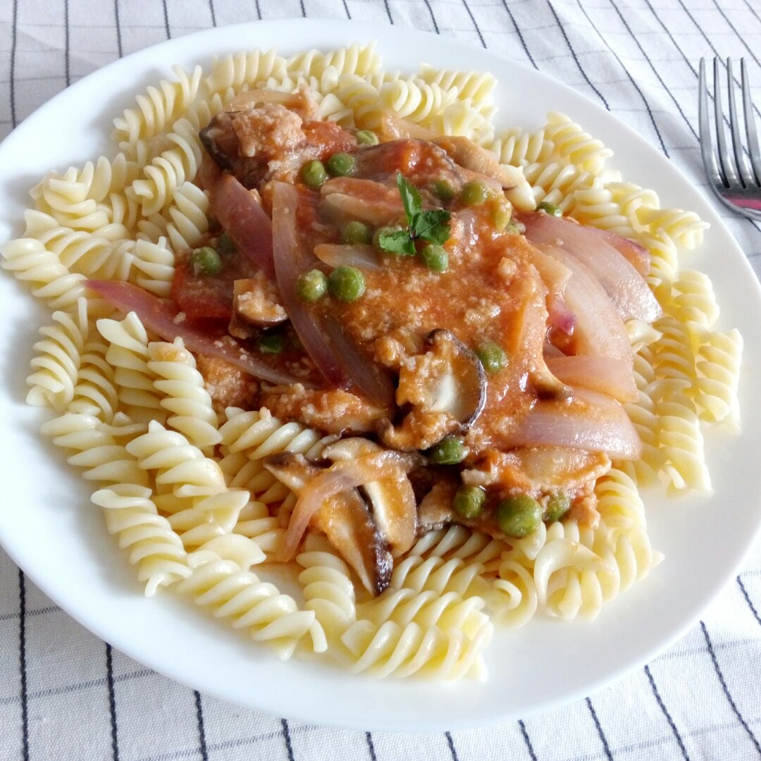 蕃茄蘑菇肉酱意大利面