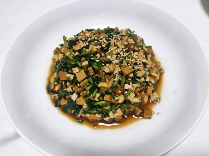 马兰头拌香干，舌尖上的春意一定要尝！