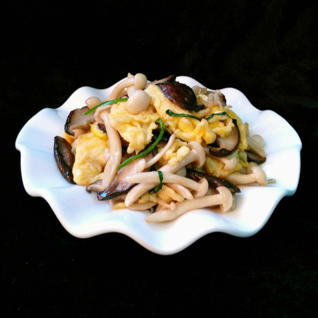 君君love烘焙做的鸡蛋炒双菇