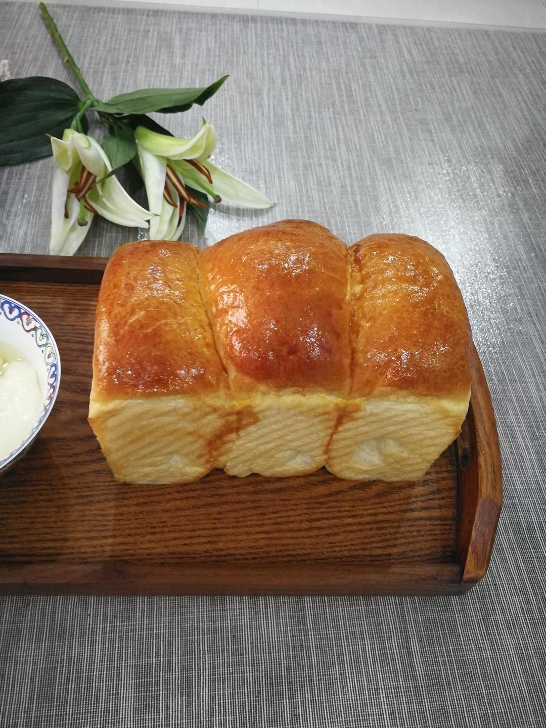 妃娟经典——100%冷藏中种醇奶吐司
