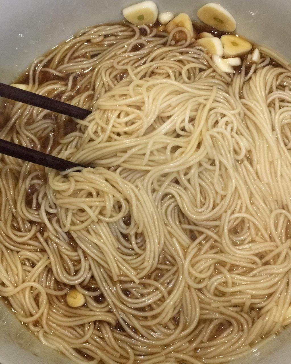 艾熹做的蒜面条