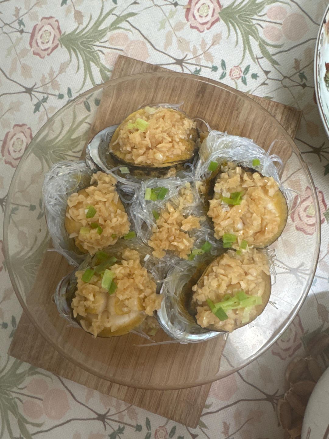 蒜蓉粉丝蒸小鲍鱼
