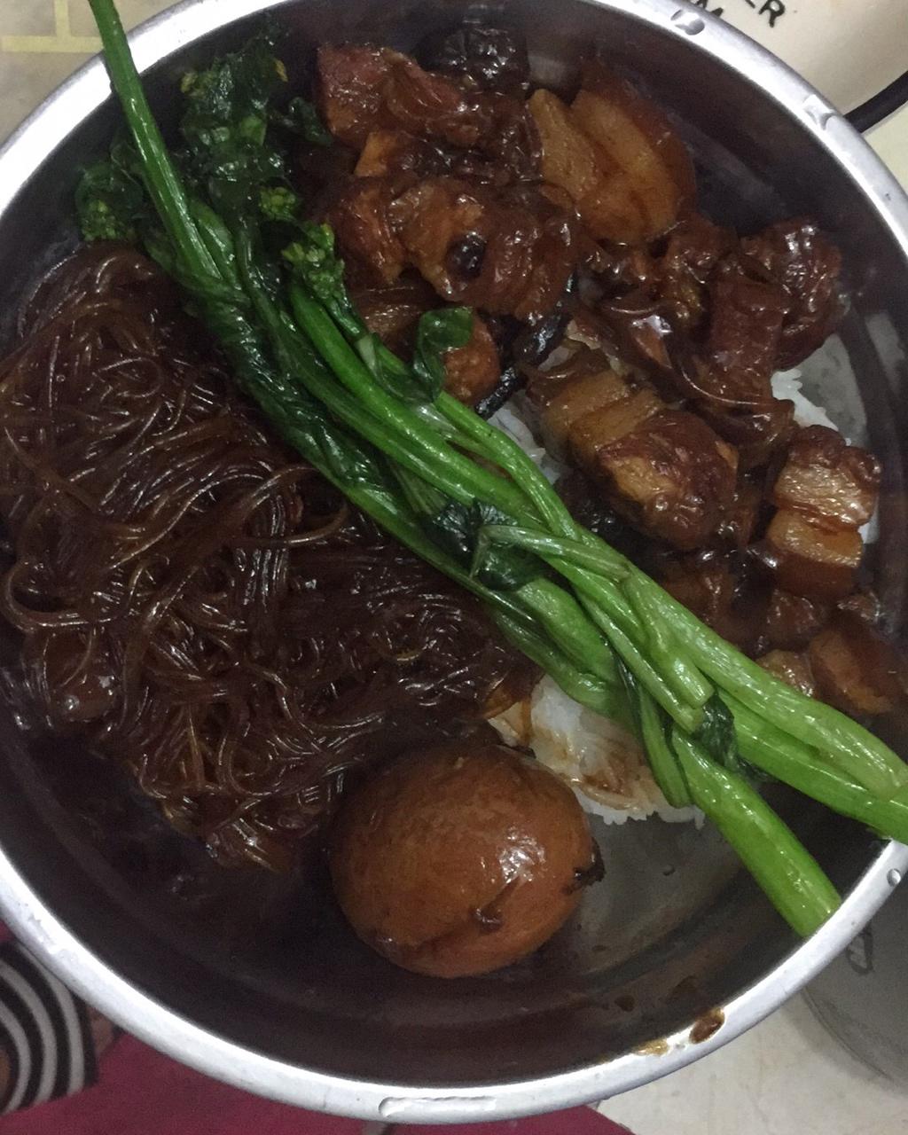 洋葱酥卤肉饭
