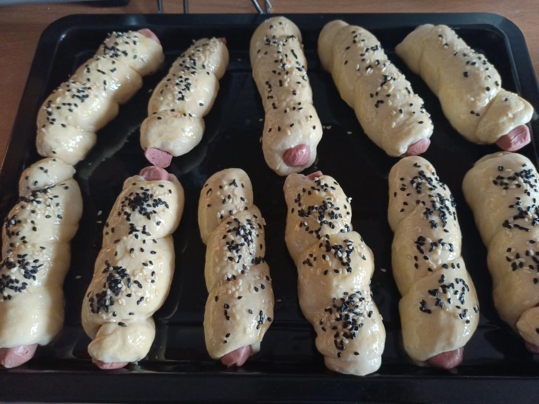 gracelipqa2做的香肠面包卷