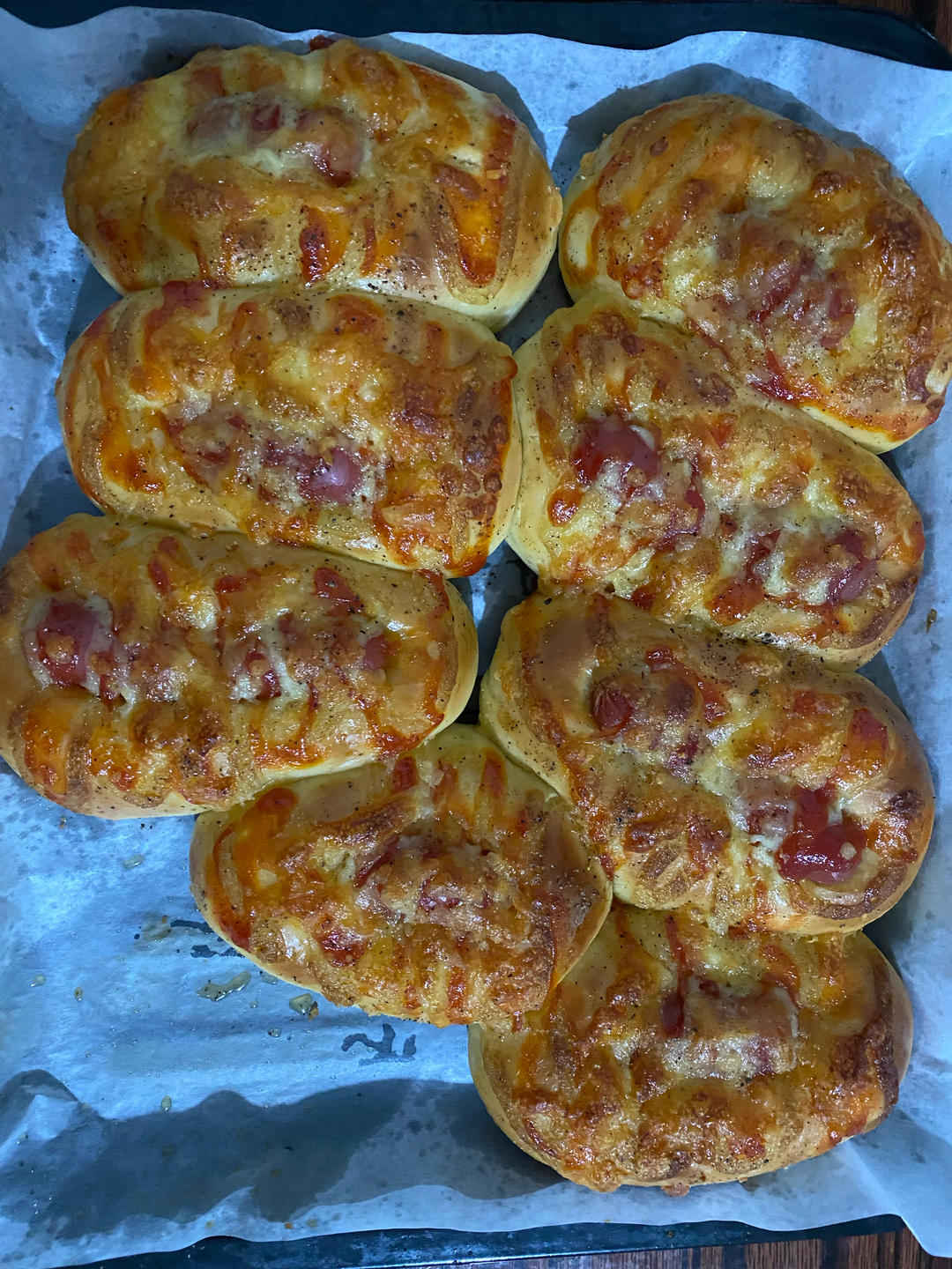 一个面团撑起一家店的台式面包—香肠面包