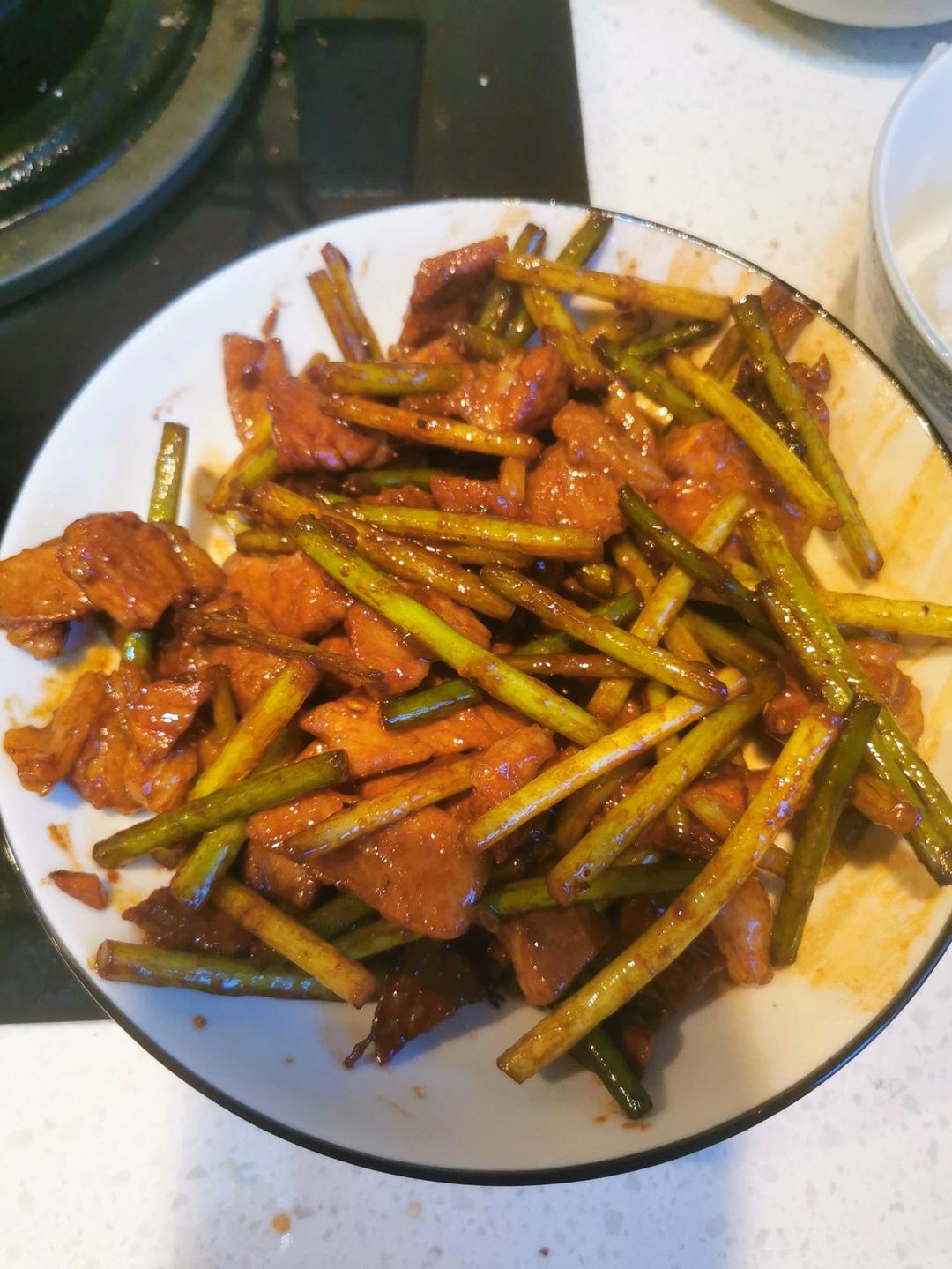 经典美食--蒜苗炒肉(爆炒版)