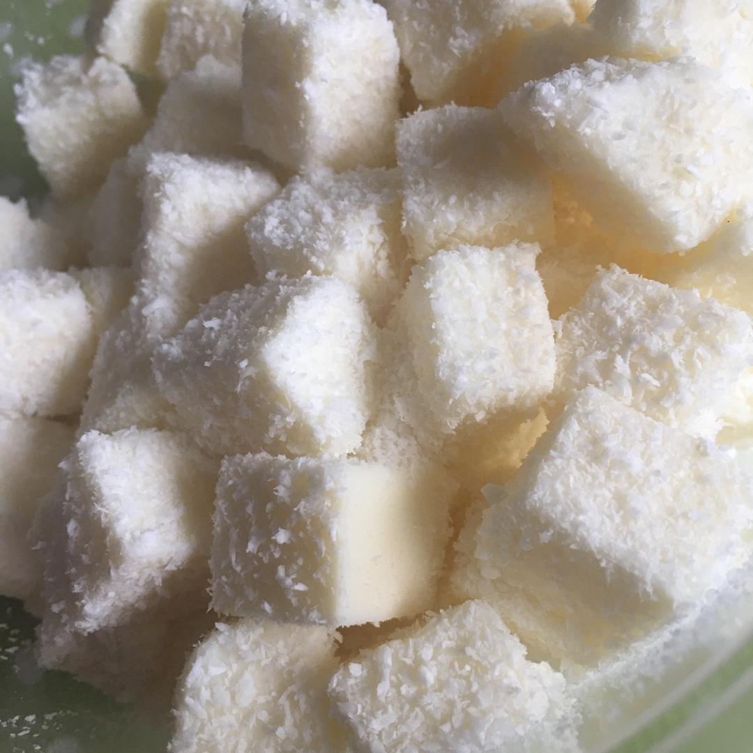 完胜85度C牛奶椰丝小方