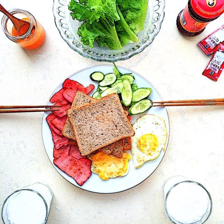 鸡蛋火腿三明治