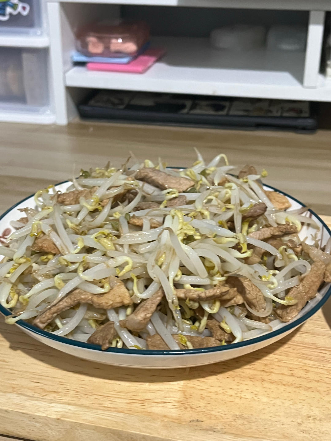 绿豆芽炒肉丝