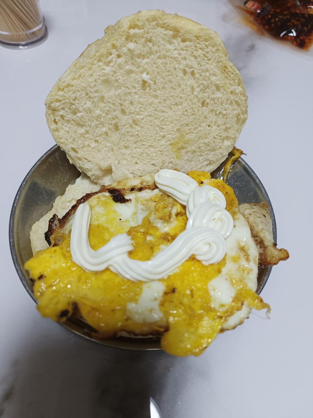 早八元气早餐｜午餐肉鸡蛋三明治