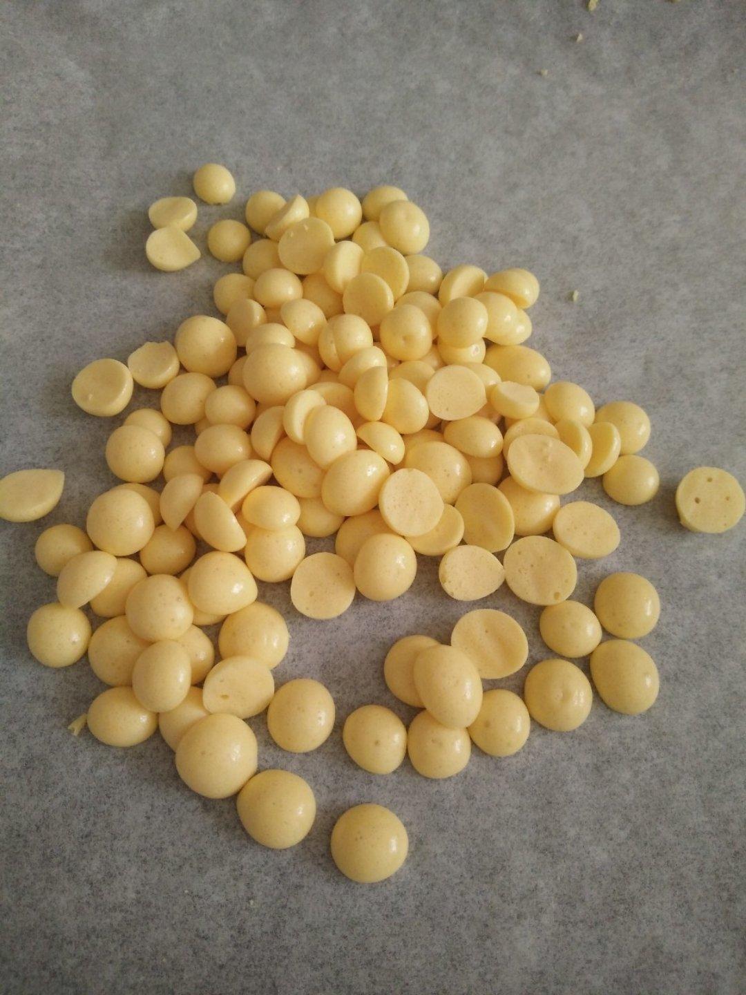 入口即化的无添加蛋黄溶豆