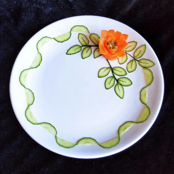 简单美丽的盘饰（5）——拼装花的围边与叶子