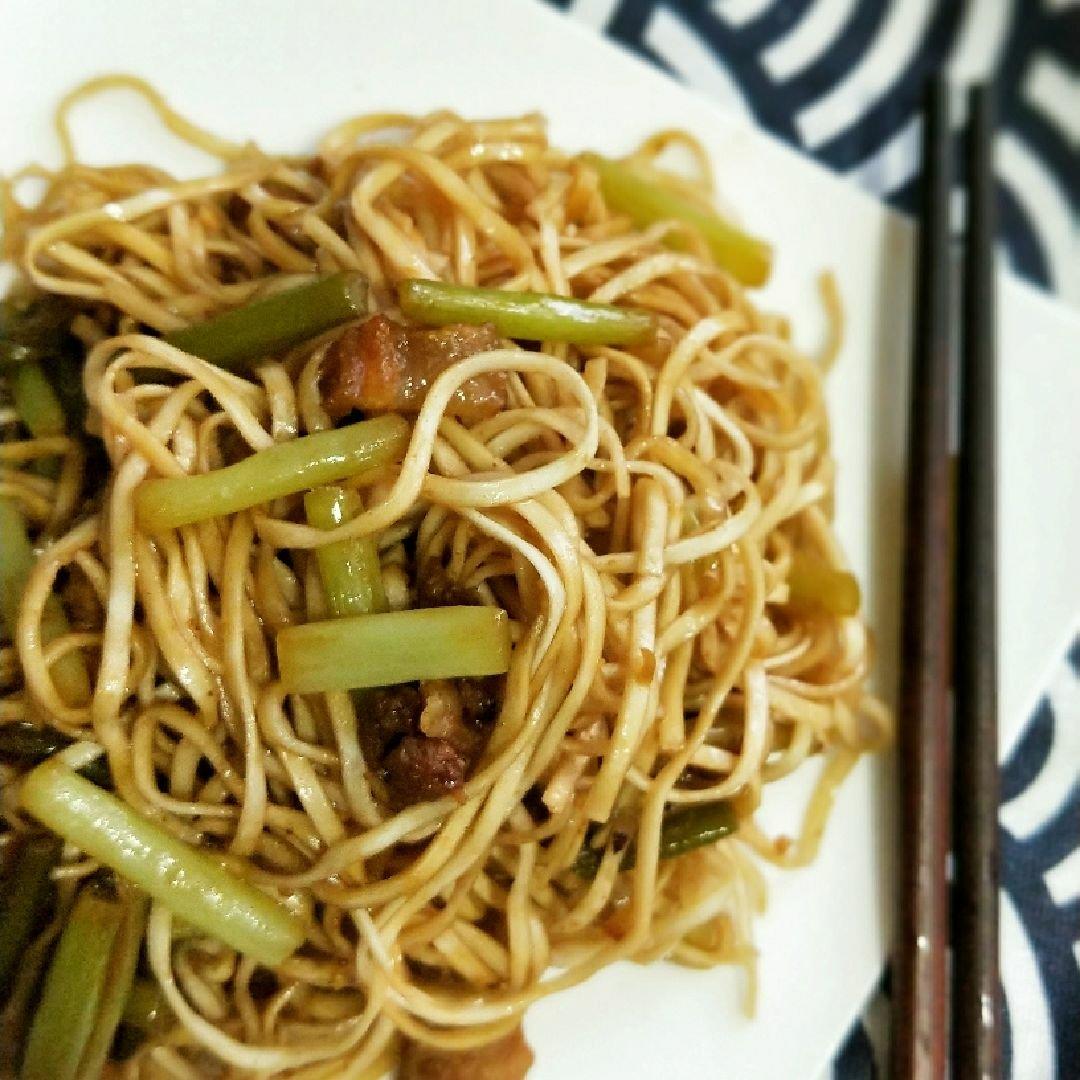 面条 蒜苔焖面 小果然烘焙做的蒜苔焖面 4 做过          0 赞 0 回应