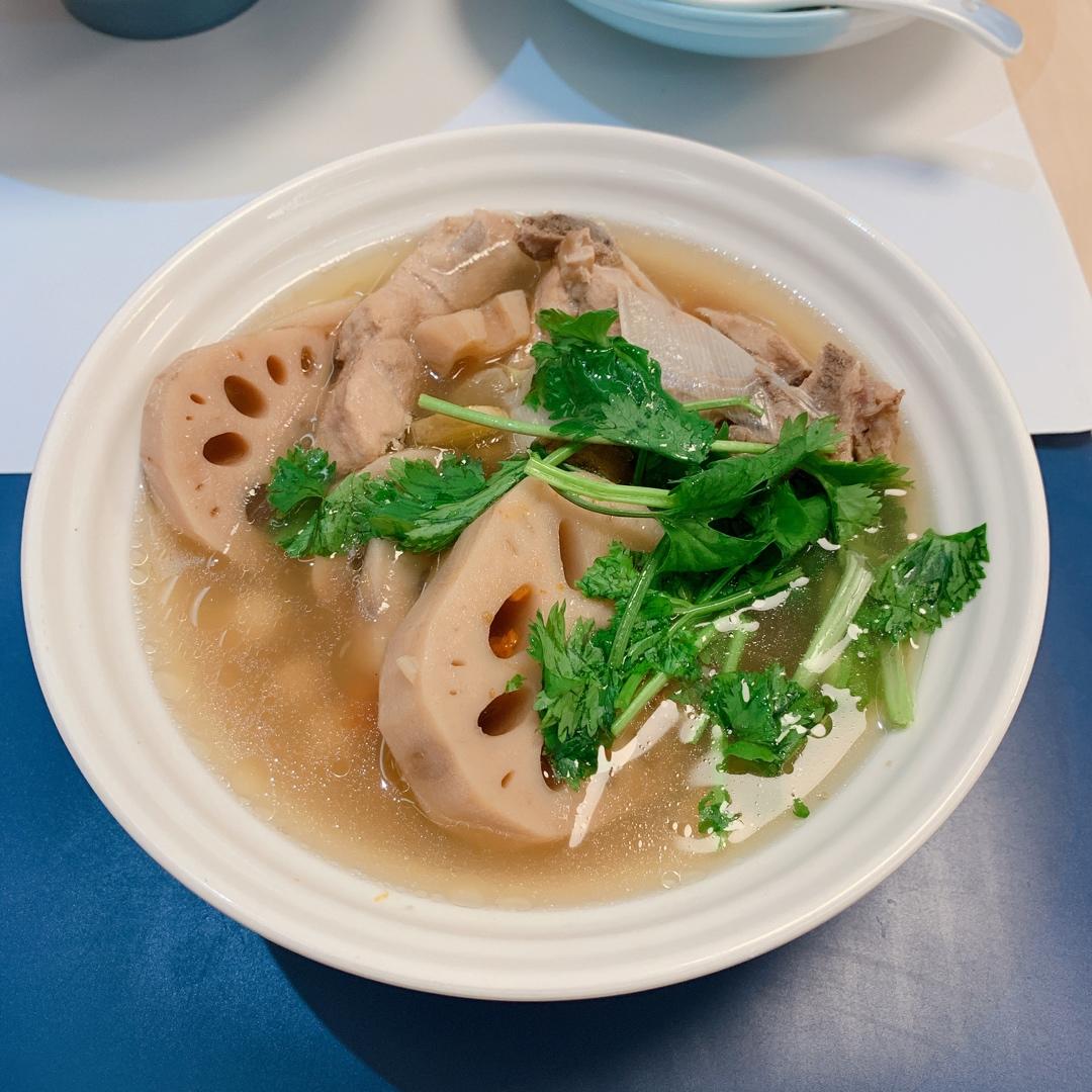 湖北加油：莲藕排骨汤