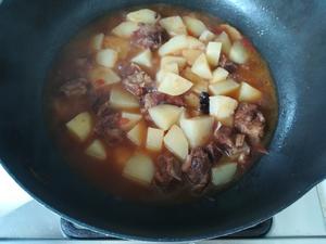牛肋条炖土豆的做法 步骤10