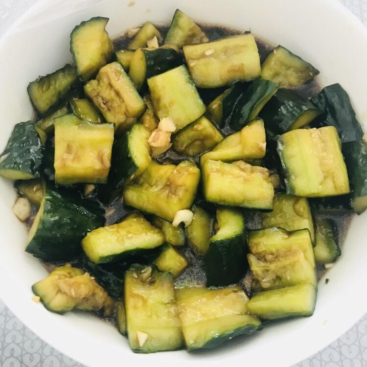 凉拌黄瓜
