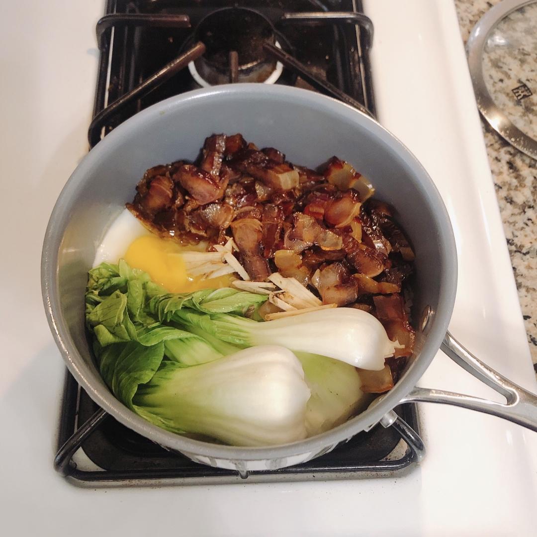 香肠煲仔饭