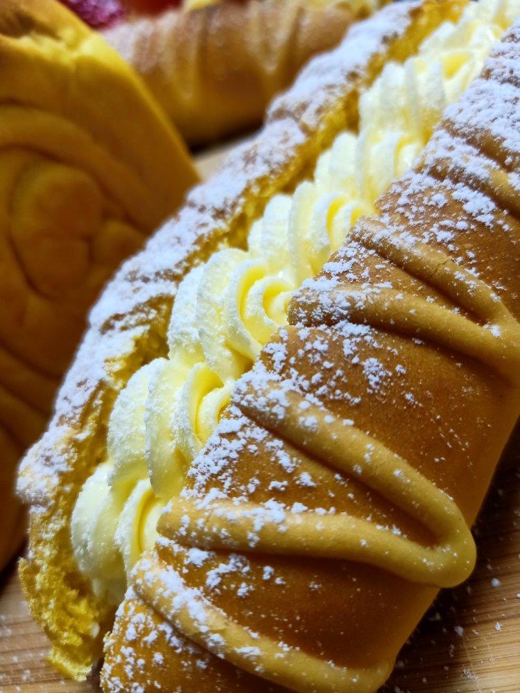 草莓奶露维也纳【毛毛虫面包】