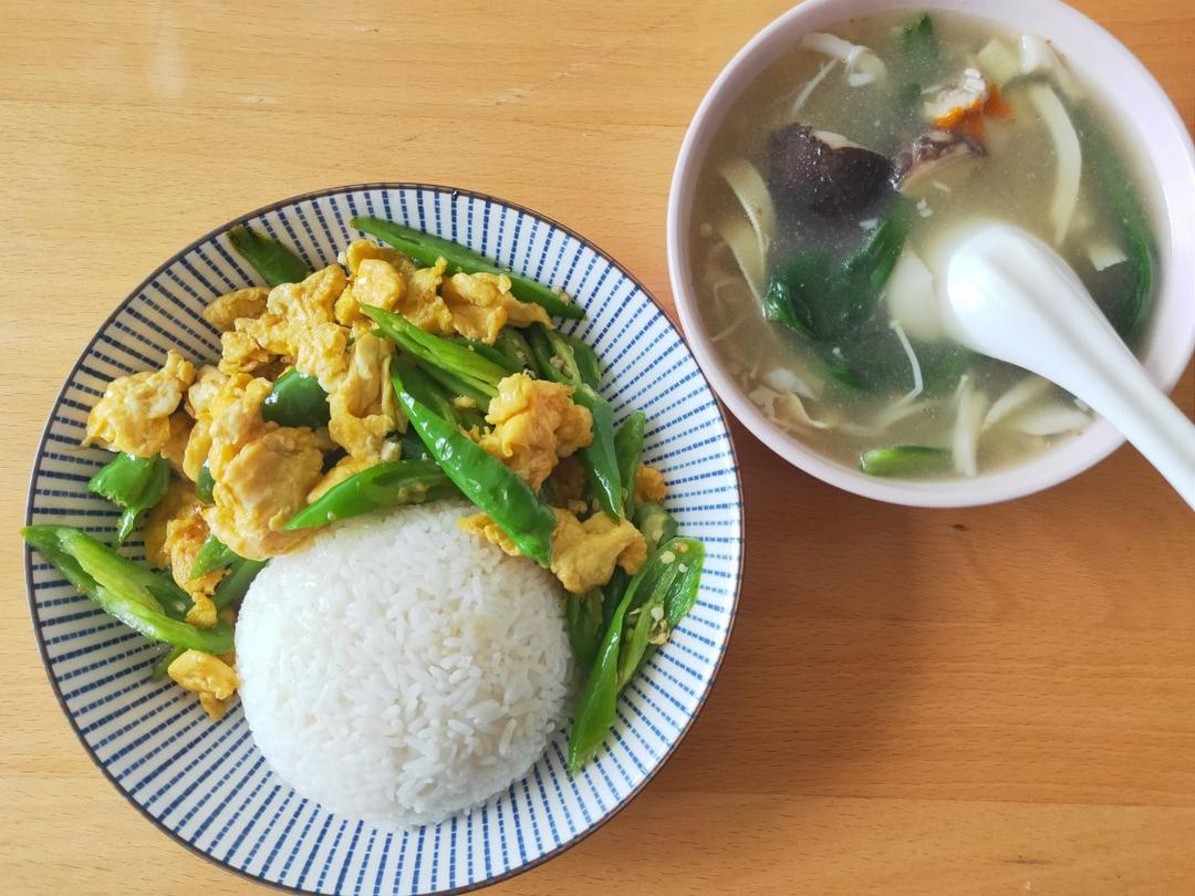 香喷喷的辣椒炒鸡蛋