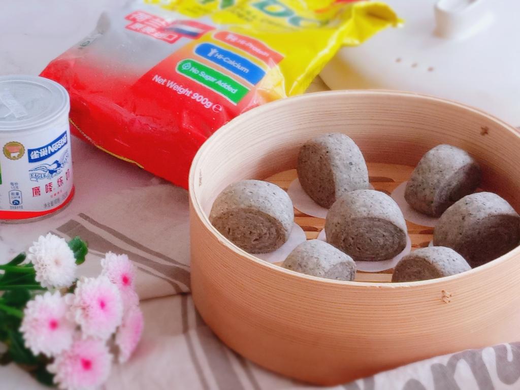 炼乳黑芝麻奶香馒头的做法