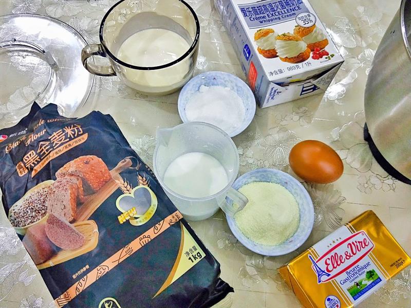 纯奶手撕吐司的做法 步骤1