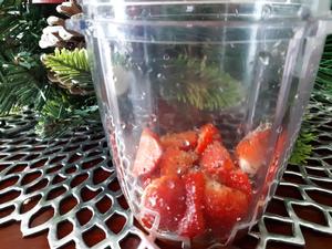 纯天然草莓沙拉酱的做法 步骤1