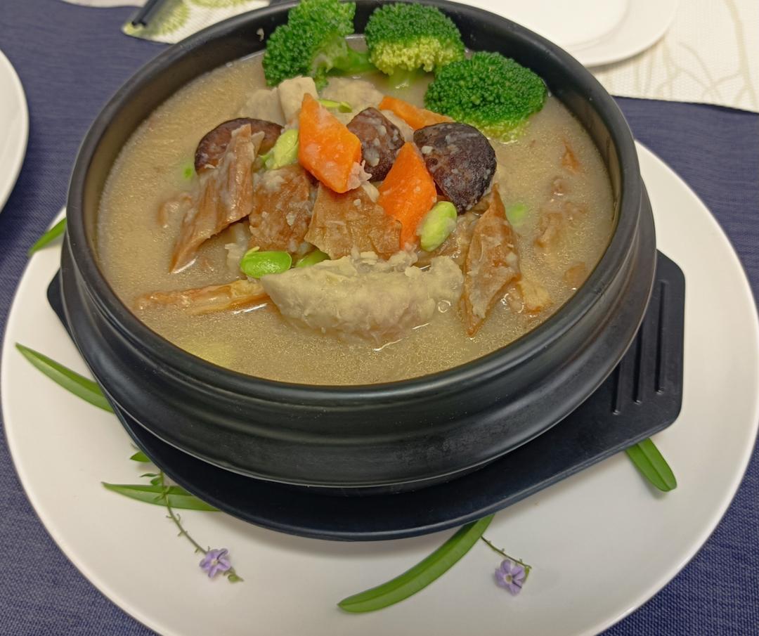 秋季十道素~主菜（一）~香芋煲的做法