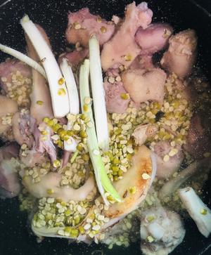 绿豆海带老鸭汤的做法 步骤5