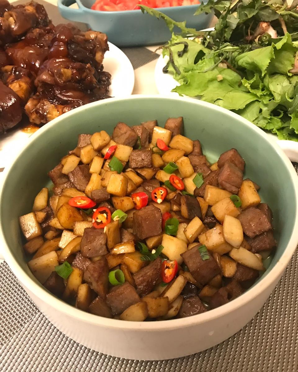 黑胡椒杏鲍菇牛肉粒