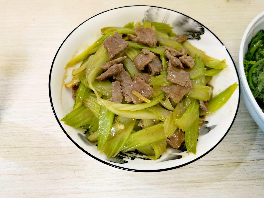 芹菜炒牛肉