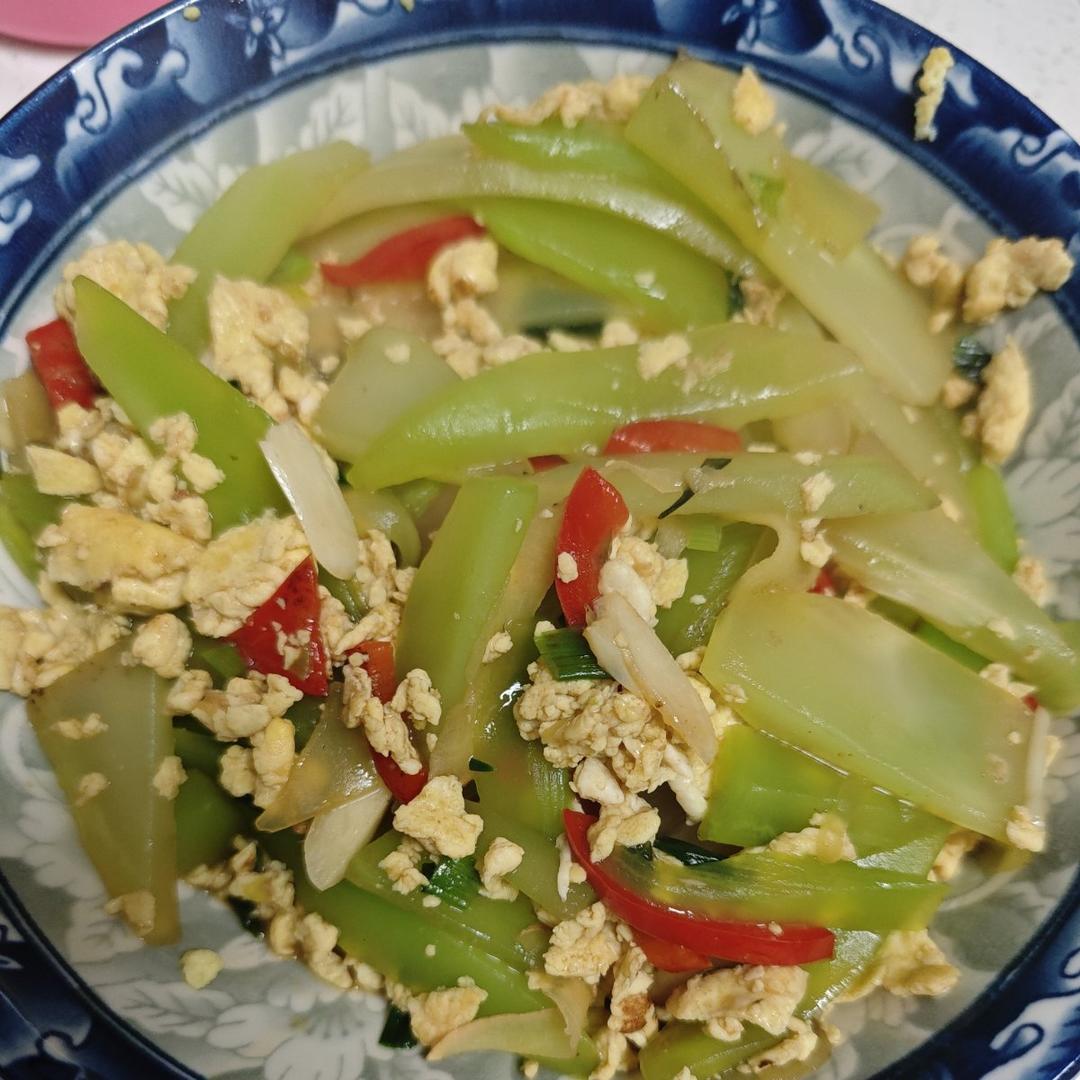 莴笋炒蛋