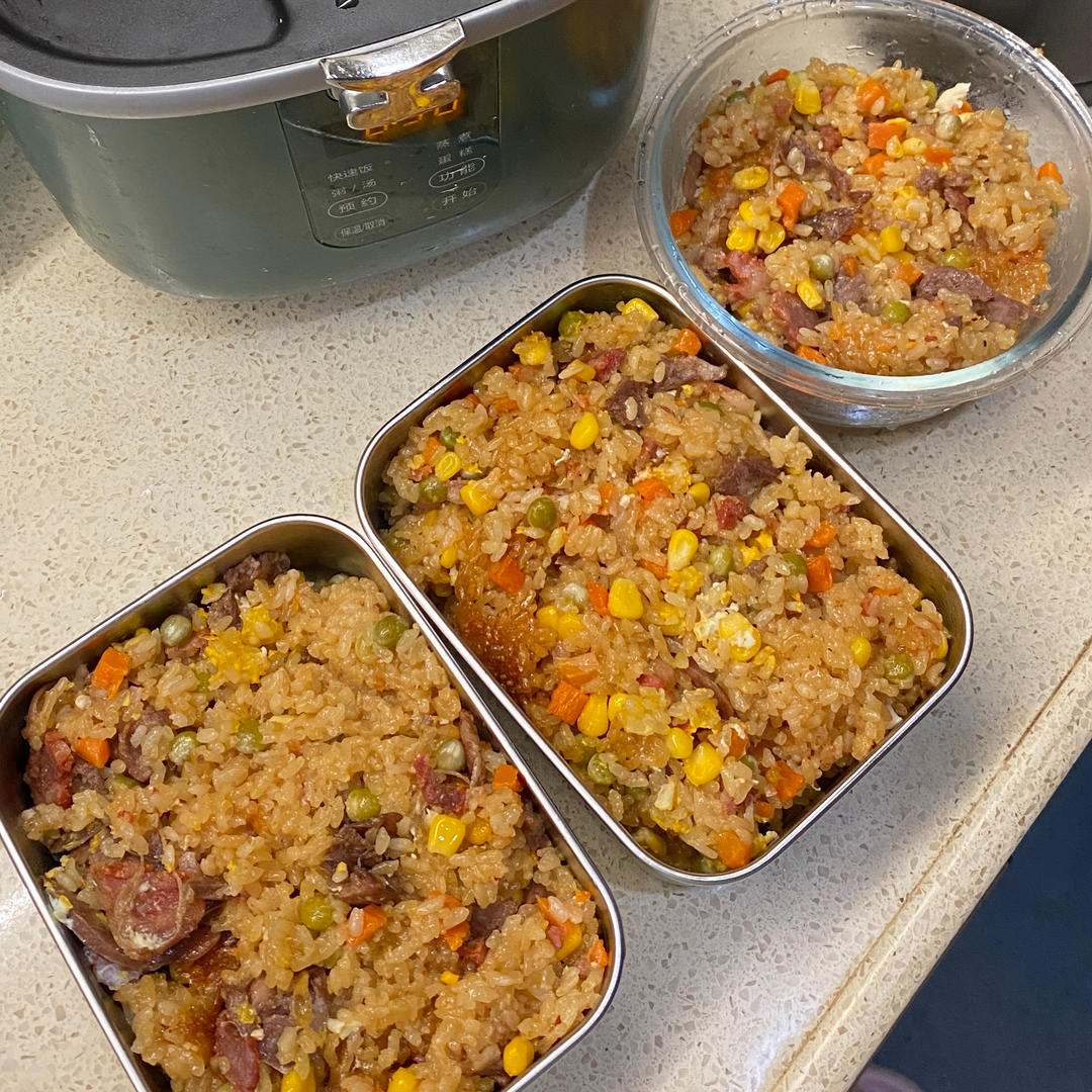 懒人电饭锅香肠焖饭/煲仔饭