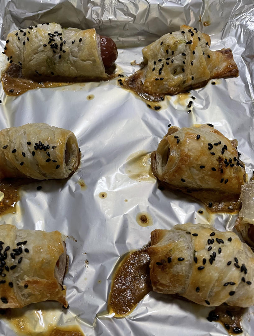香肠酥皮卷：手抓饼皮还能这样吃，不用和面快速搞定早餐