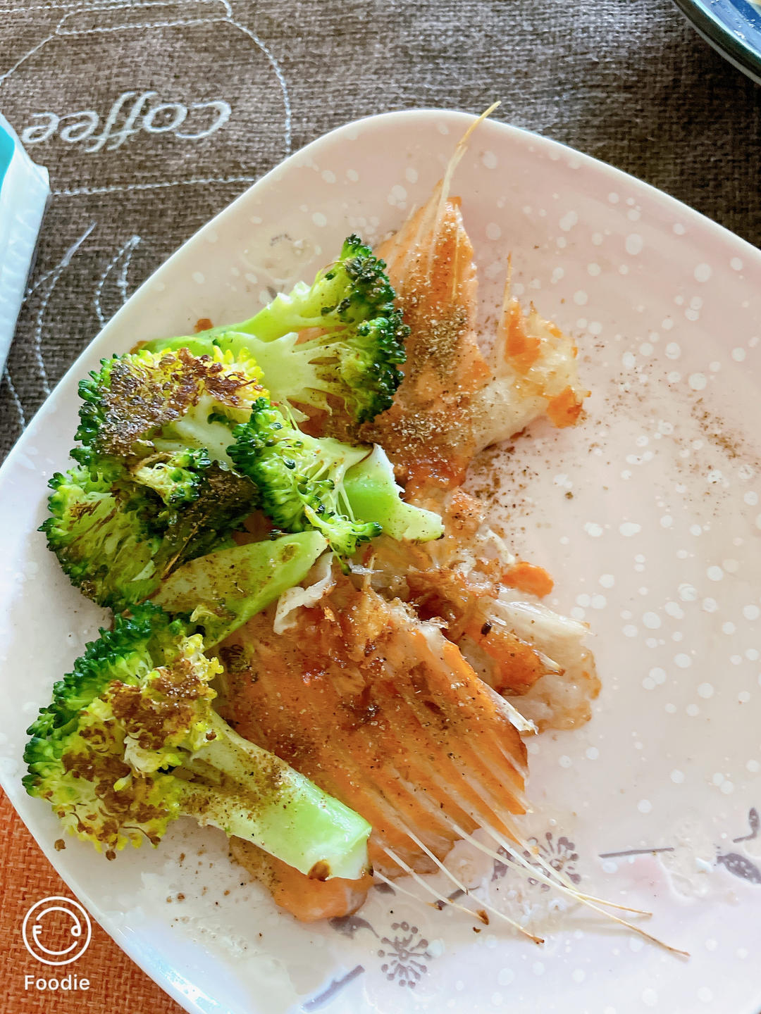 香酥椒盐三文鱼骨