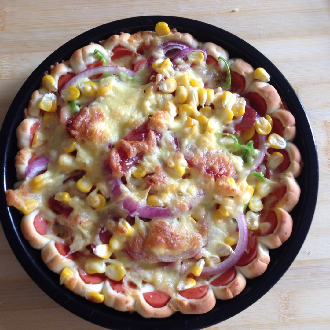 萨米肠蘑菇花边披萨