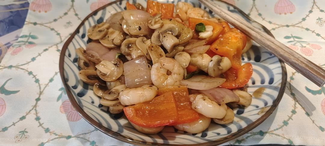 黄油彩椒芦笋炒虾仁