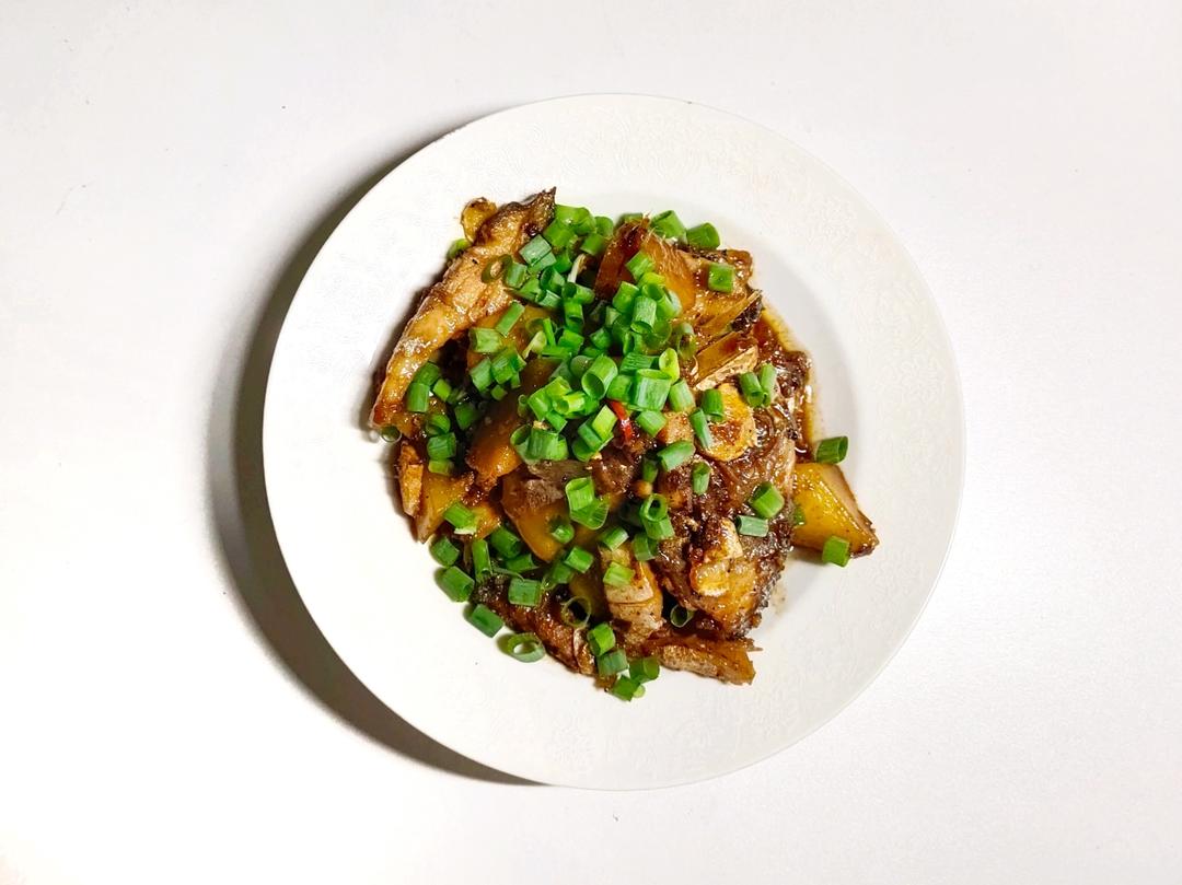 鲳鱼烧土豆