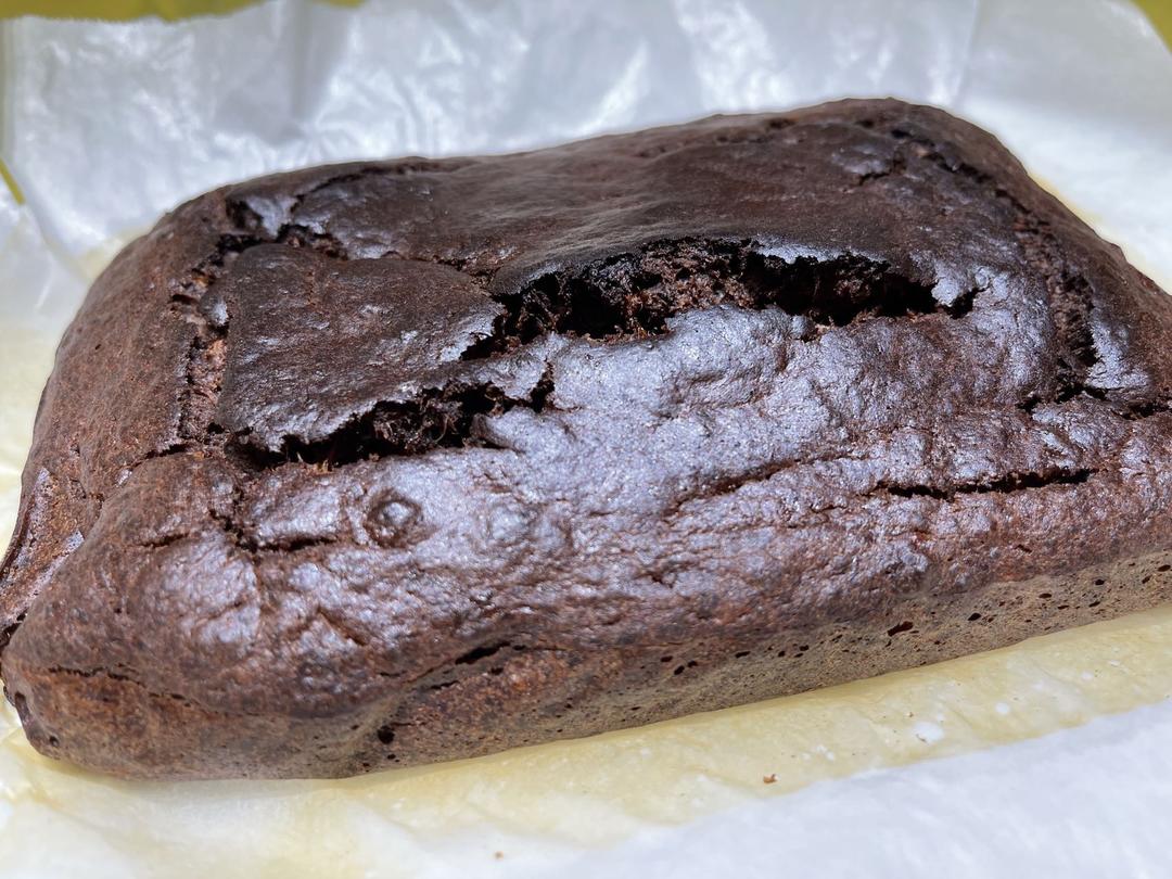 不用打发任何东西的低脂可可香蕉磅蛋糕