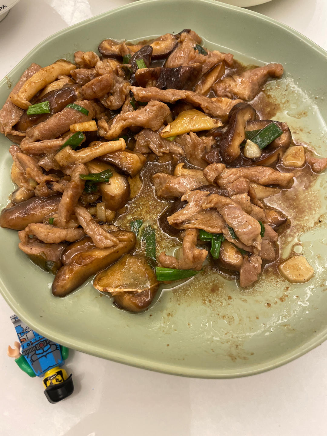 超简单的香菇滑肉片