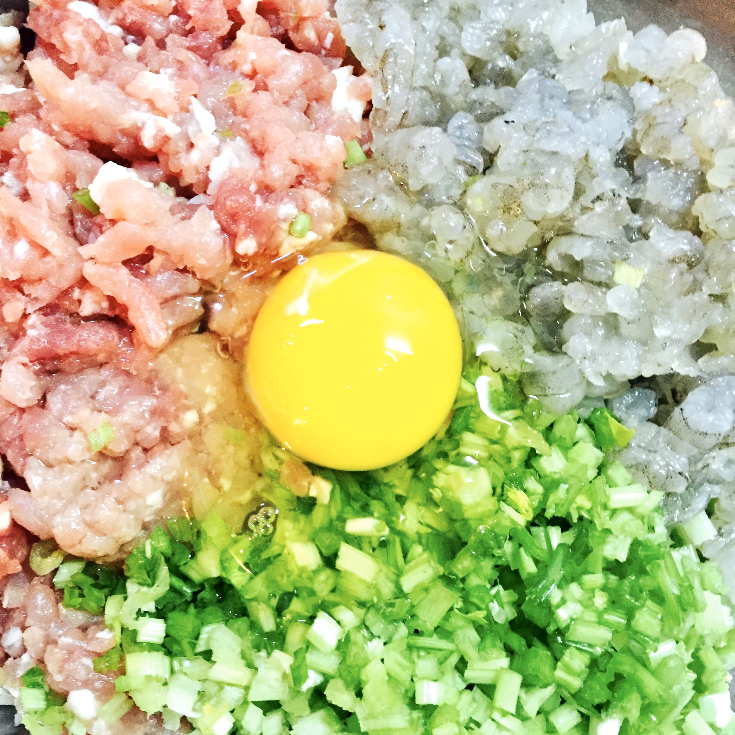 鲜肉虾仁锅贴的做法
