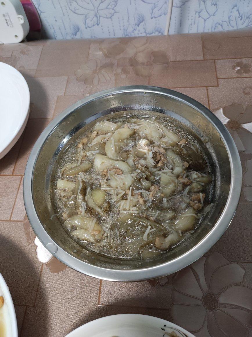 茄子金针菇与肉末的约会