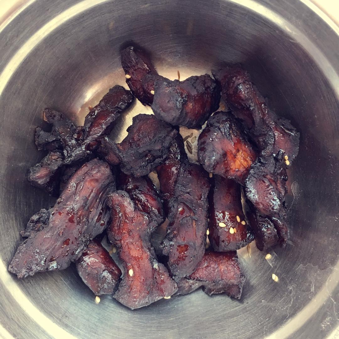 大小人的零食～猪肉干