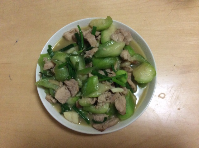 丝瓜炒肉片