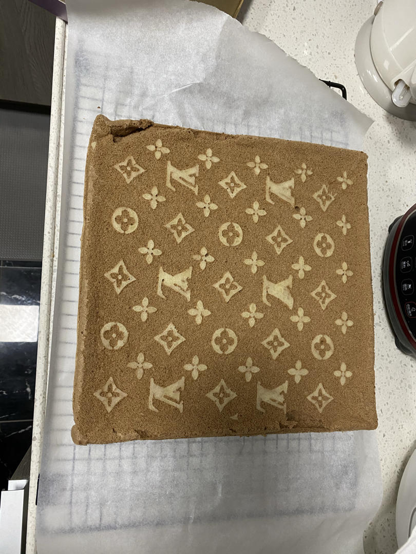 sherryxy做的lv老花蛋糕卷