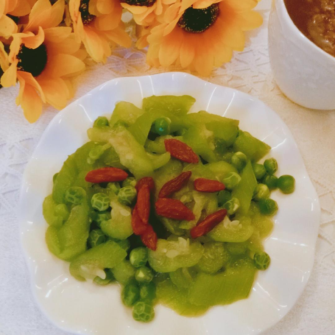 江南春天之丝瓜炒毛豆